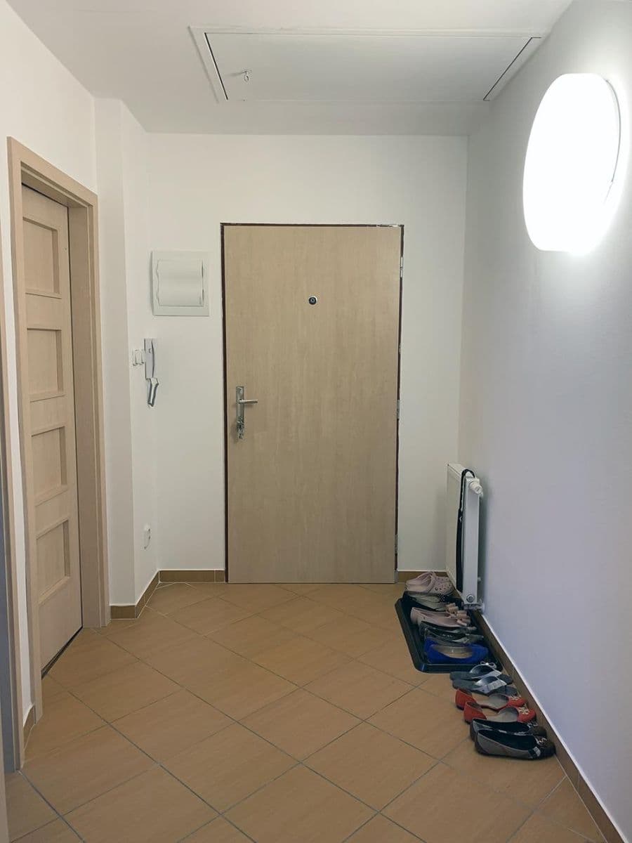 3 bedroom with open-plan kitchen flat for sale, 115 m², Plzeňská, Králův Dvůr, Středočeský Region 3 bedroom with open-plan kitchen flat for sale, 115 m², Plzeňská, Králův Dvůr, Středočeský Region