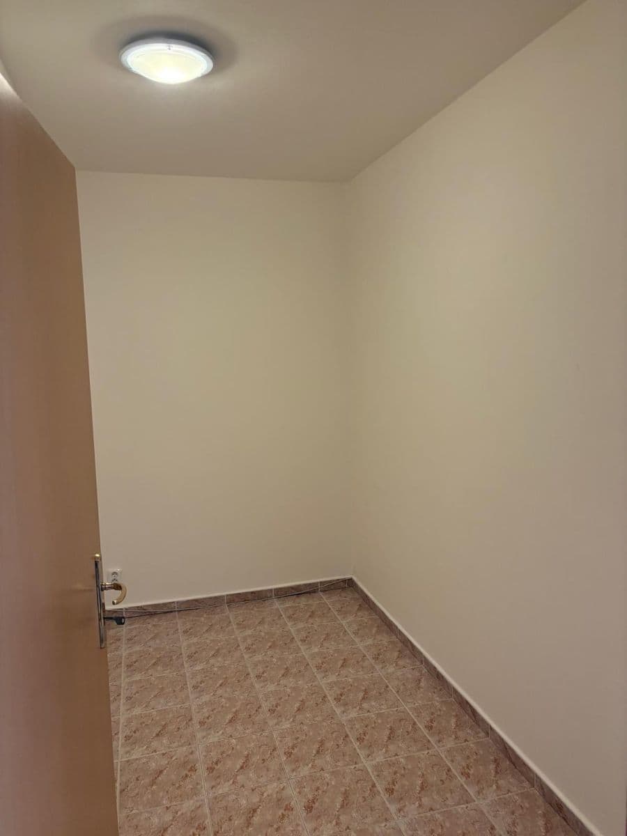 2 bedroom with open-plan kitchen flat to rent, 72 m², Humpolecká, Liberec, Liberecký Region 2 bedroom with open-plan kitchen flat to rent, 72 m², Humpolecká, Liberec, Liberecký Region