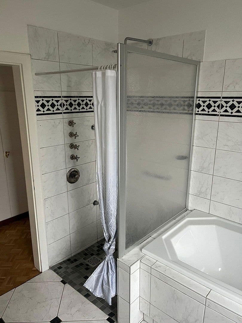 3 bedroom flat to rent, 175 m², Remscheid, North Rhine-Westphalia 3 bedroom flat to rent, 175 m², Remscheid, North Rhine-Westphalia