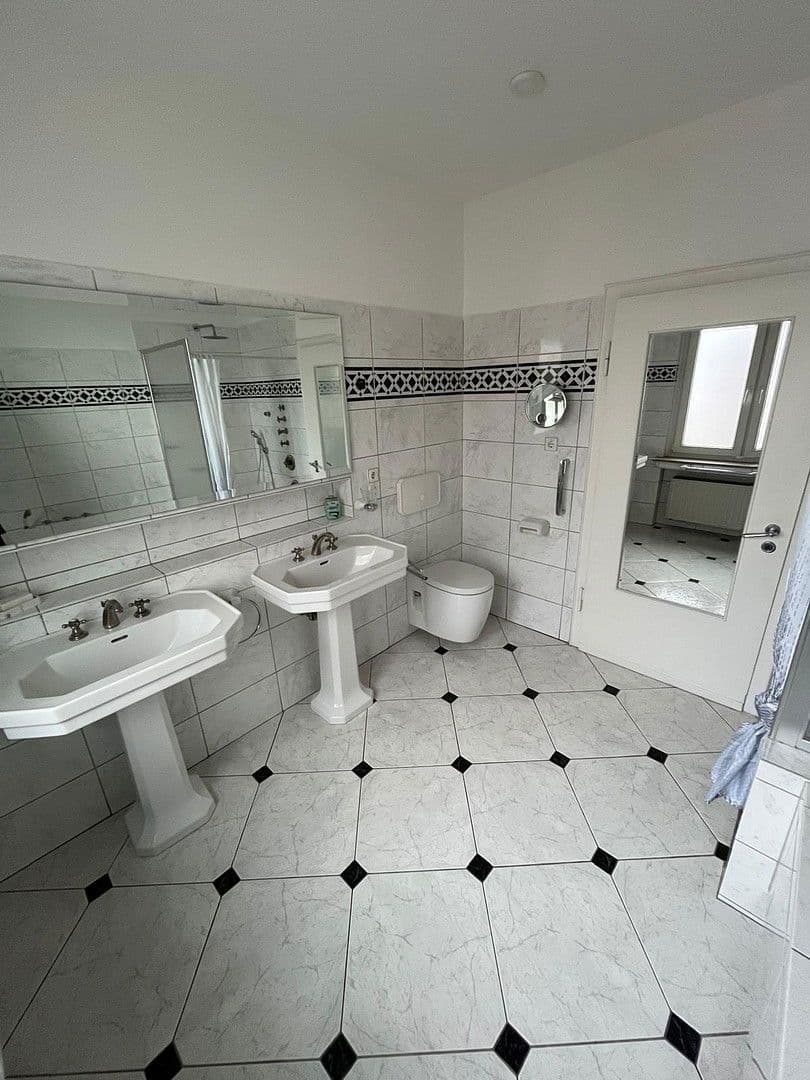 3 bedroom flat to rent, 175 m², Remscheid, North Rhine-Westphalia 3 bedroom flat to rent, 175 m², Remscheid, North Rhine-Westphalia