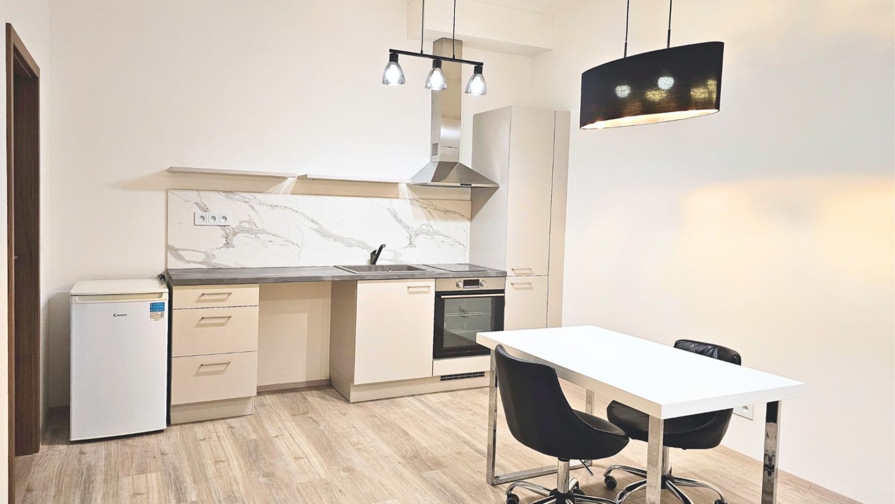 1 bedroom with open-plan kitchen flat to rent, 42 m², Miloše Havla, Prague, Prague 1 bedroom with open-plan kitchen flat to rent, 42 m², Miloše Havla, Prague, Prague