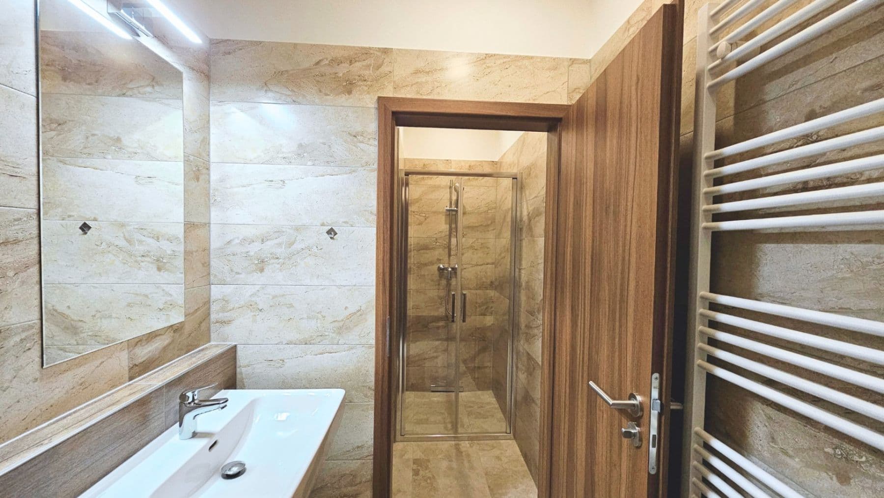 1 bedroom with open-plan kitchen flat to rent, 42 m², Miloše Havla, Prague, Prague 1 bedroom with open-plan kitchen flat to rent, 42 m², Miloše Havla, Prague, Prague