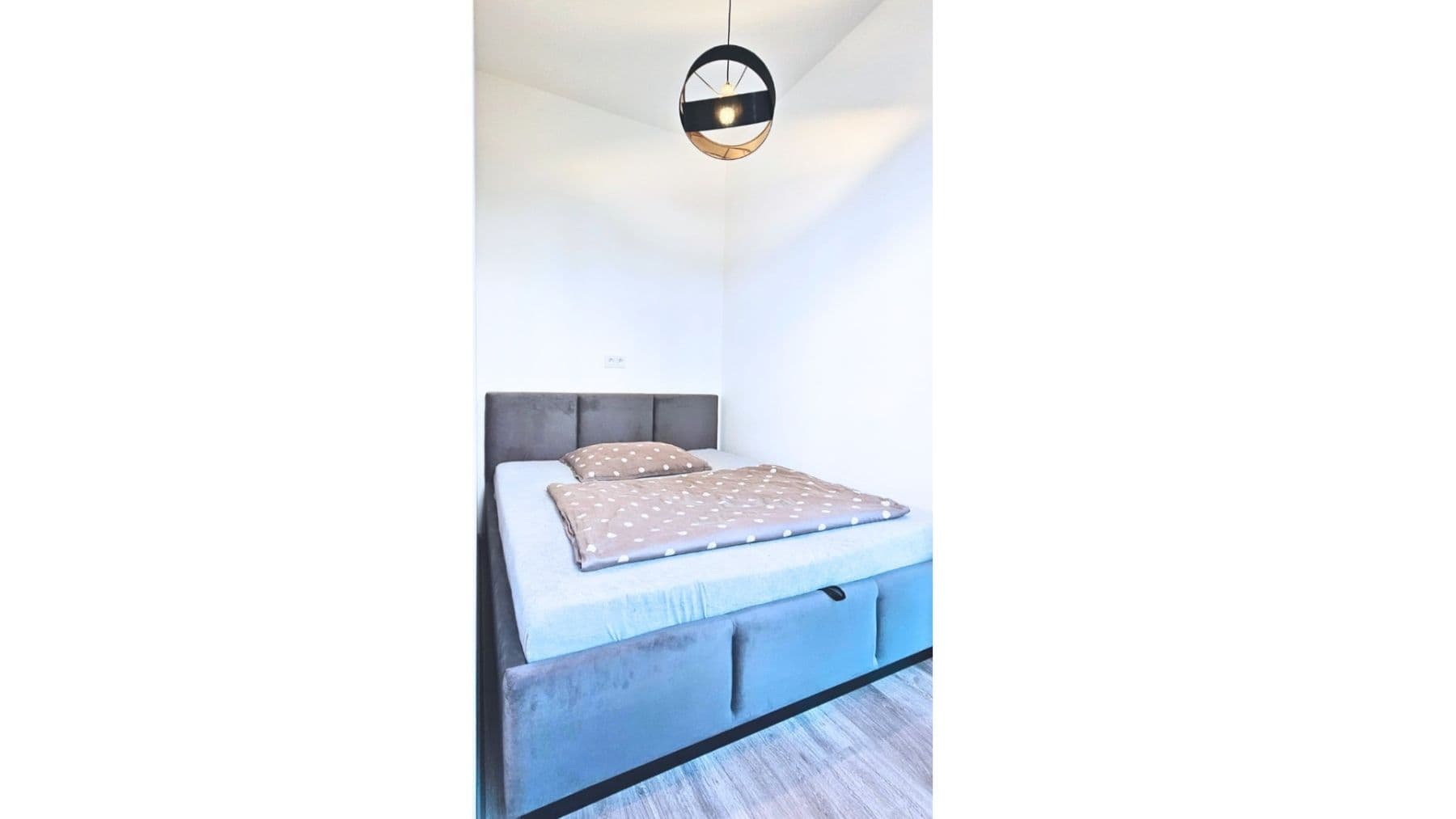 1 bedroom with open-plan kitchen flat to rent, 42 m², Miloše Havla, Prague, Prague 1 bedroom with open-plan kitchen flat to rent, 42 m², Miloše Havla, Prague, Prague