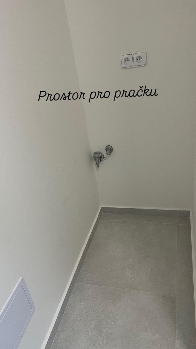 2 bedroom with open-plan kitchen flat to rent, 90 m², Šlikova, Prague, Prague 2 bedroom with open-plan kitchen flat to rent, 90 m², Šlikova, Prague, Prague