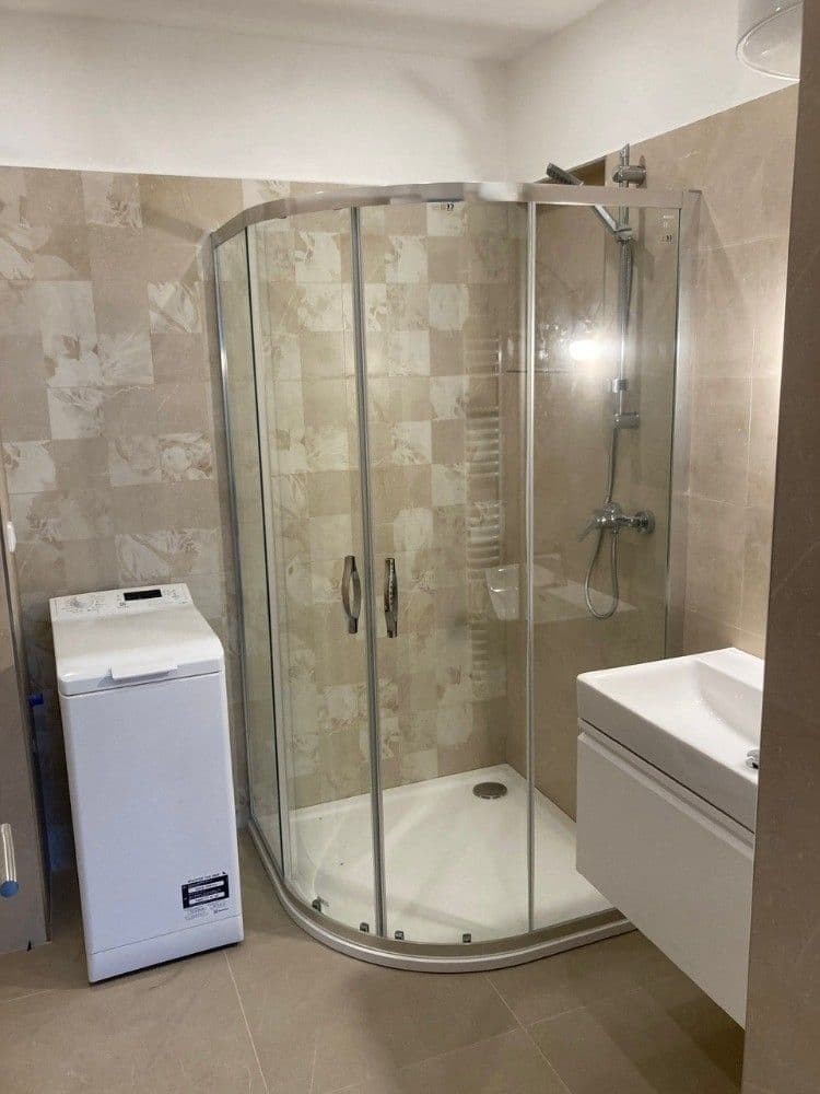 1 bedroom with open-plan kitchen flat to rent, 50 m², U Jezerky, Prague, Prague 1 bedroom with open-plan kitchen flat to rent, 50 m², U Jezerky, Prague, Prague