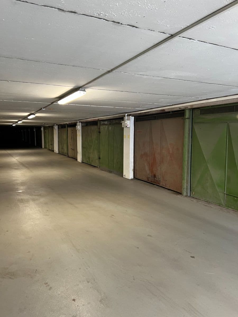 garage to rent, 16 m², Kladno, Středočeský Region garage to rent, 16 m², Kladno, Středočeský Region