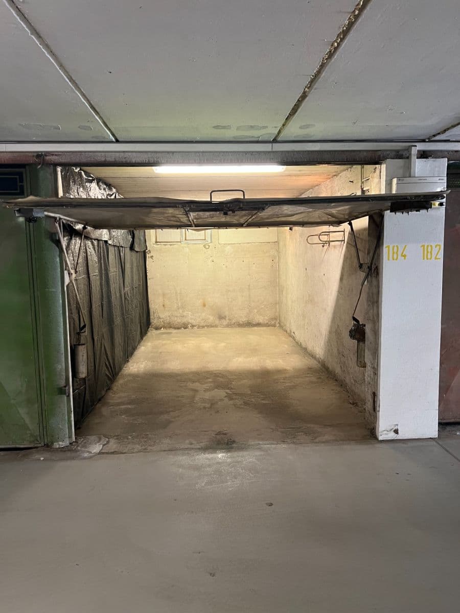 garage to rent, 16 m², Kladno, Středočeský Region garage to rent, 16 m², Kladno, Středočeský Region