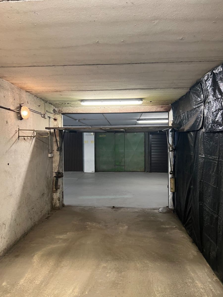 garage to rent, 16 m², Kladno, Středočeský Region garage to rent, 16 m², Kladno, Středočeský Region