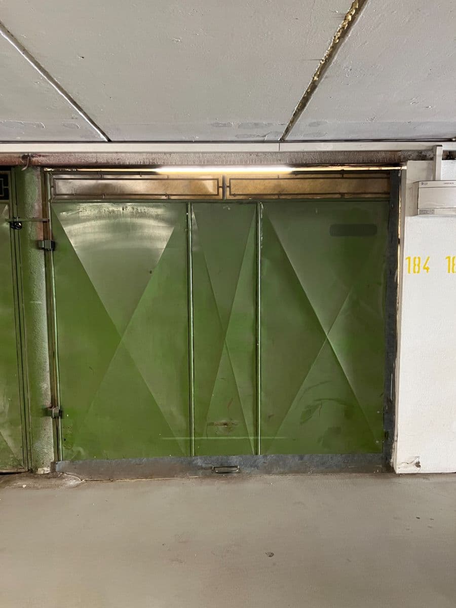 garage to rent, 16 m², Kladno, Středočeský Region garage to rent, 16 m², Kladno, Středočeský Region