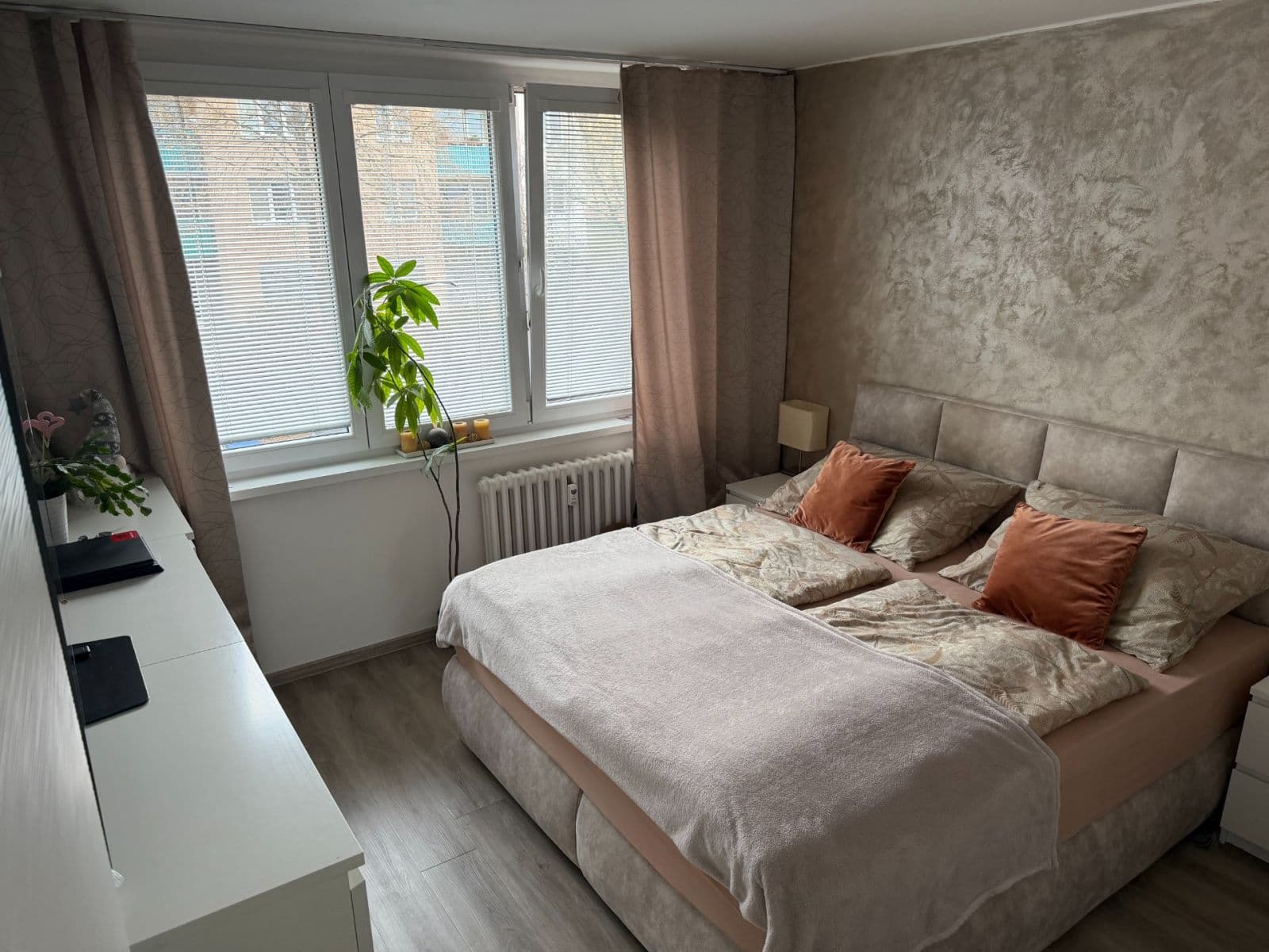 3 bedroom with open-plan kitchen flat to rent, 78 m², Popelákova, Brno, Jihomoravský Region 3 bedroom with open-plan kitchen flat to rent, 78 m², Popelákova, Brno, Jihomoravský Region