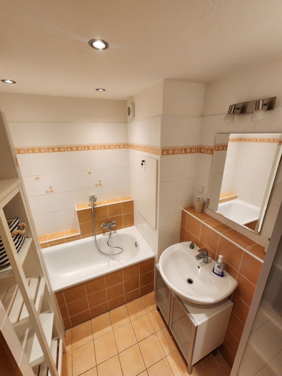 3 bedroom flat to rent, 68 m², K Lipám, Prague, Prague 3 bedroom flat to rent, 68 m², K Lipám, Prague, Prague