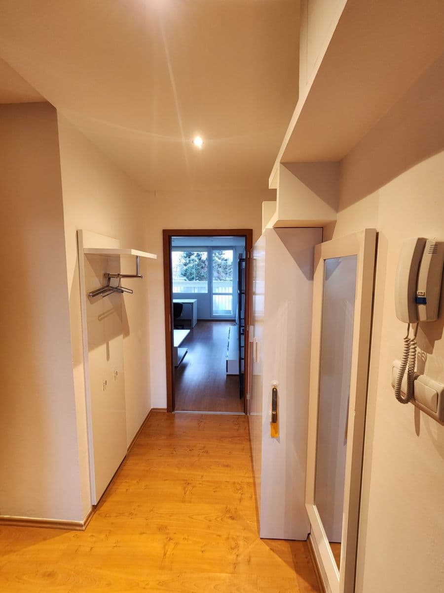 3 bedroom flat to rent, 68 m², K Lipám, Prague, Prague 3 bedroom flat to rent, 68 m², K Lipám, Prague, Prague