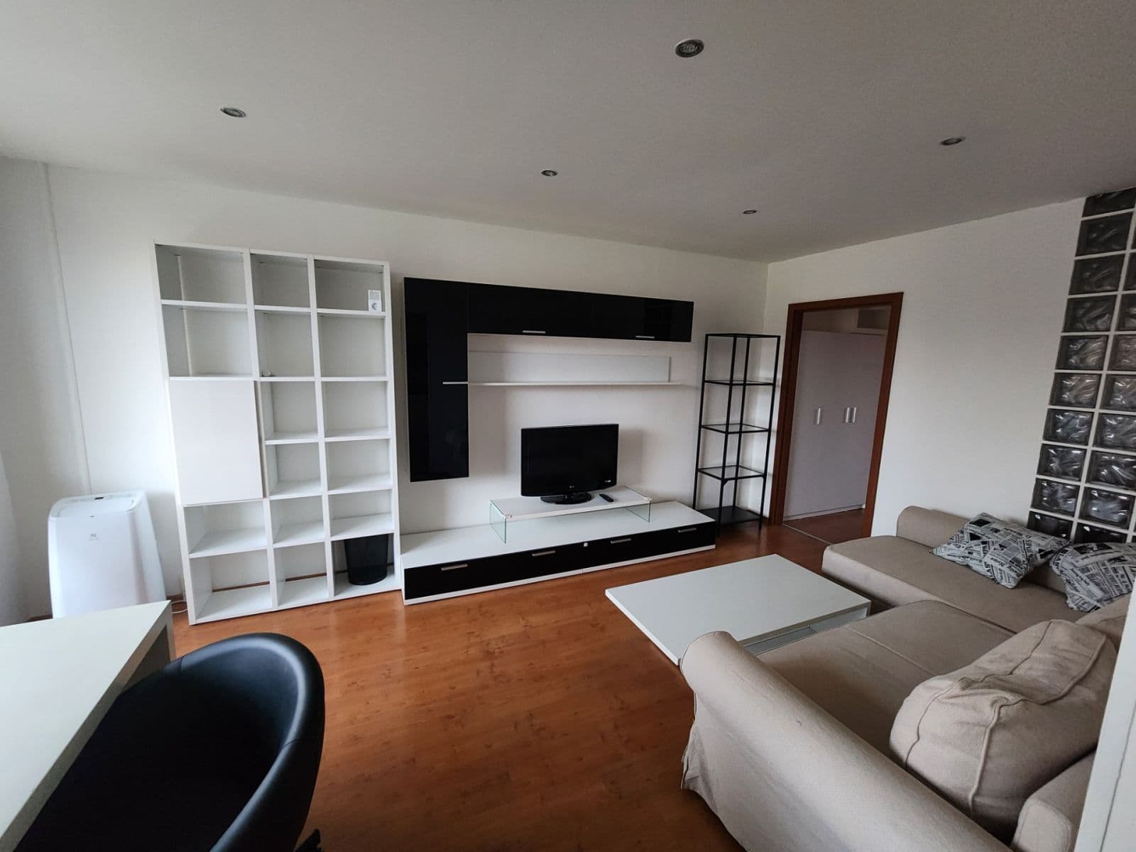 3 bedroom flat to rent, 68 m², K Lipám, Prague, Prague 3 bedroom flat to rent, 68 m², K Lipám, Prague, Prague