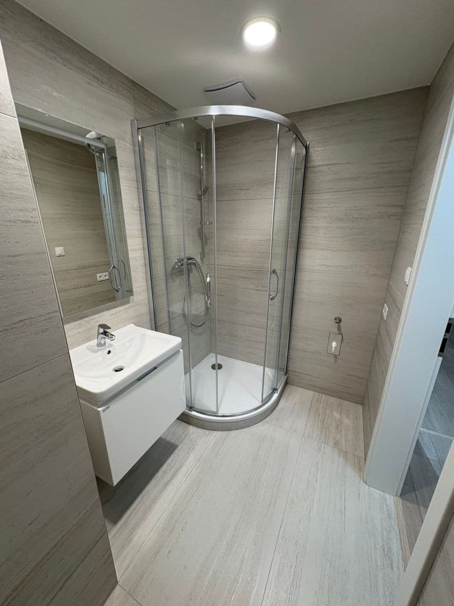 Studio flat to rent, 33 m², Výstavní, Prague, Prague Studio flat to rent, 33 m², Výstavní, Prague, Prague