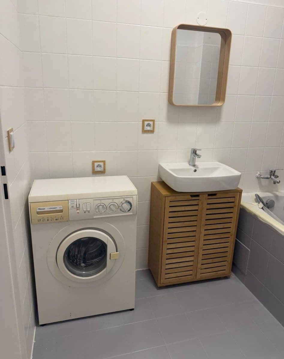 Studio flat to rent, 36 m², Na Hrázce, Hradec Králové, Královéhradecký Region Studio flat to rent, 36 m², Na Hrázce, Hradec Králové, Královéhradecký Region