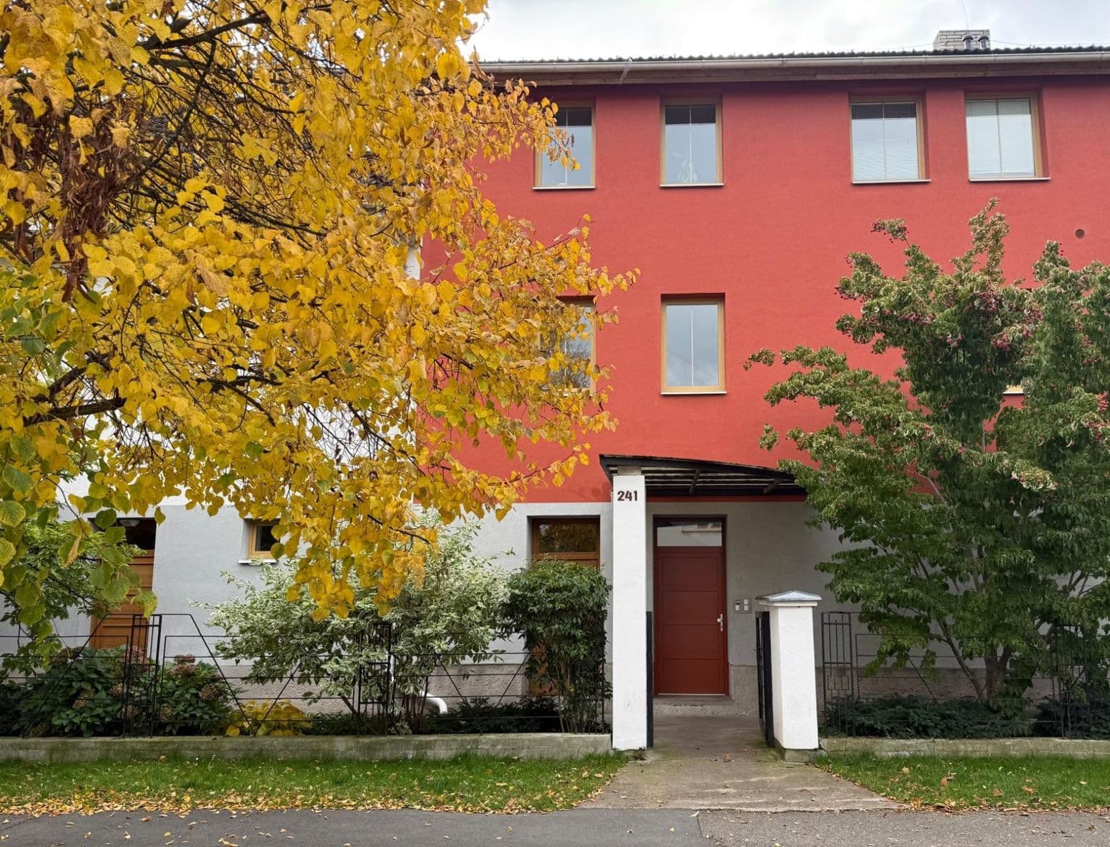 Studio flat to rent, 36 m², Na Hrázce, Hradec Králové, Královéhradecký Region Studio flat to rent, 36 m², Na Hrázce, Hradec Králové, Královéhradecký Region