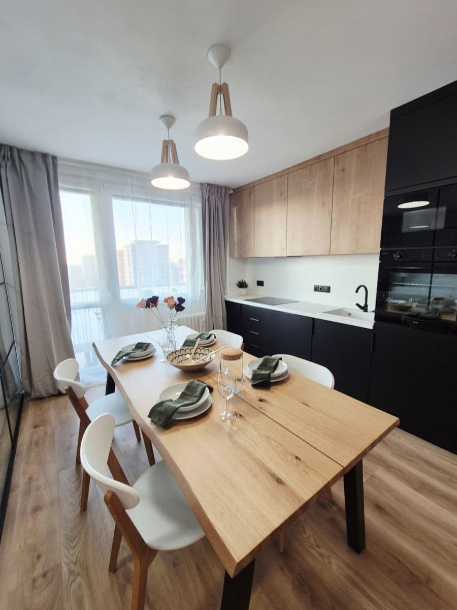 2 bedroom with open-plan kitchen flat for sale, 80 m², nábřeží Závodu míru, Pardubice, Pardubický Region 2 bedroom with open-plan kitchen flat for sale, 80 m², nábřeží Závodu míru, Pardubice, Pardubický Region