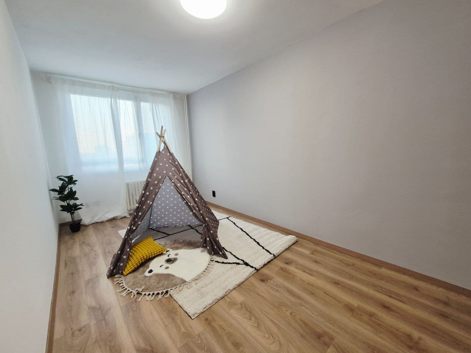 2 bedroom with open-plan kitchen flat for sale, 80 m², nábřeží Závodu míru, Pardubice, Pardubický Region 2 bedroom with open-plan kitchen flat for sale, 80 m², nábřeží Závodu míru, Pardubice, Pardubický Region