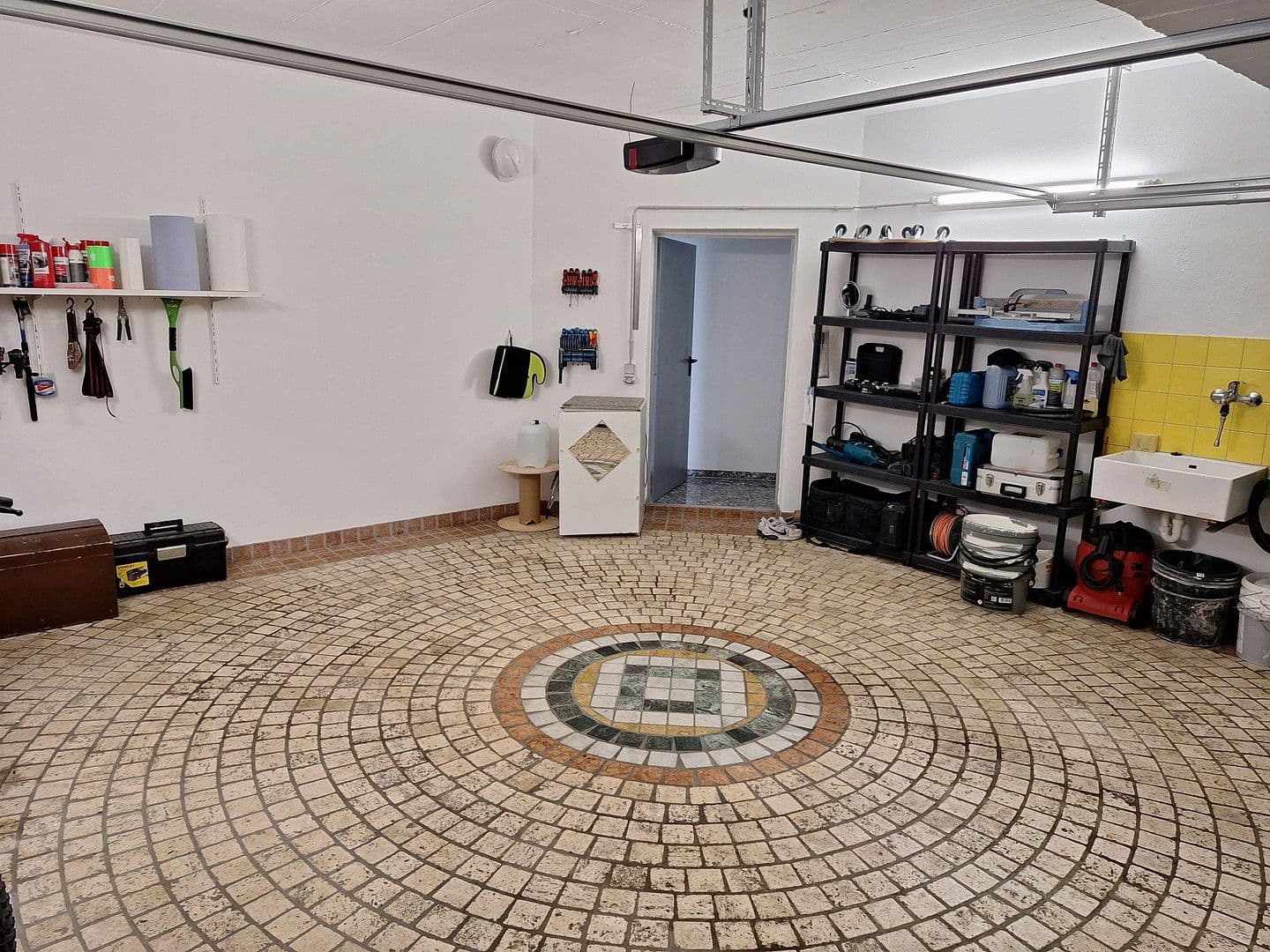 house for sale, 175 m², Krokusweg 1, Münsingen, Baden-Württemberg house for sale, 175 m², Krokusweg 1, Münsingen, Baden-Württemberg