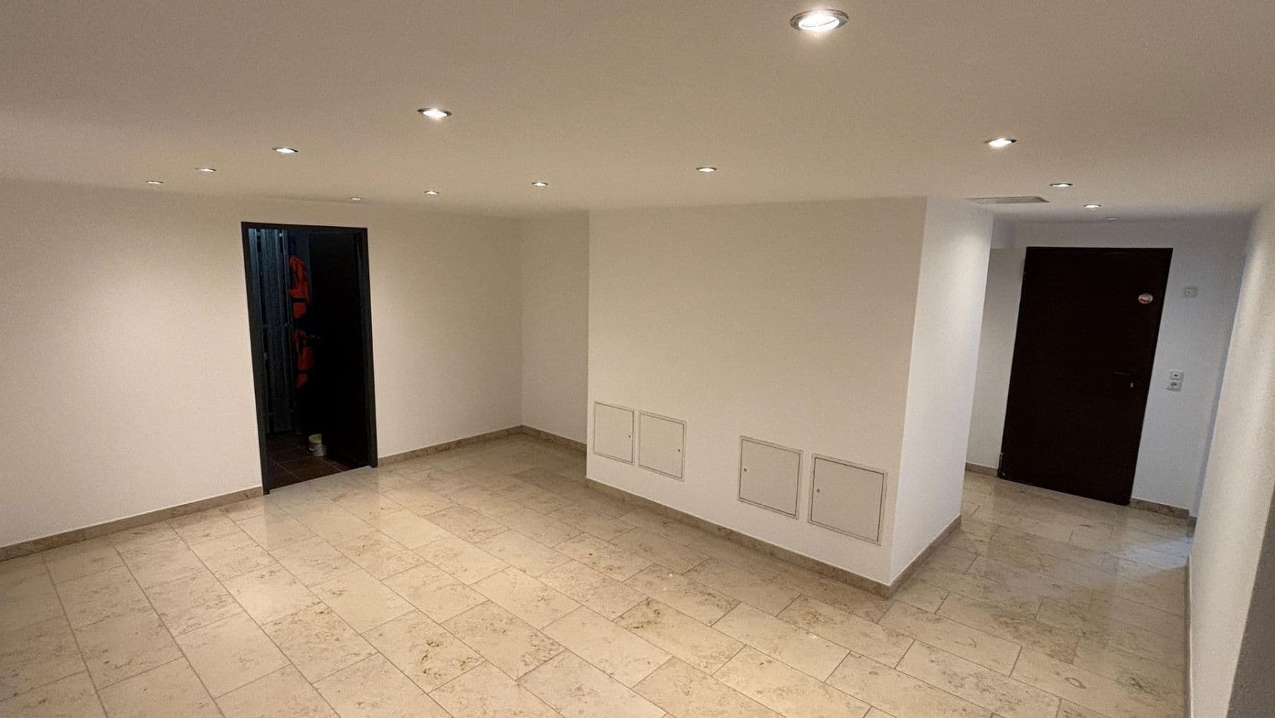 2 bedroom with open-plan kitchen flat for sale, 129 m², Am Weinfaß 60, Rüsselsheim am Main, Hesse 2 bedroom with open-plan kitchen flat for sale, 129 m², Am Weinfaß 60, Rüsselsheim am Main, Hesse