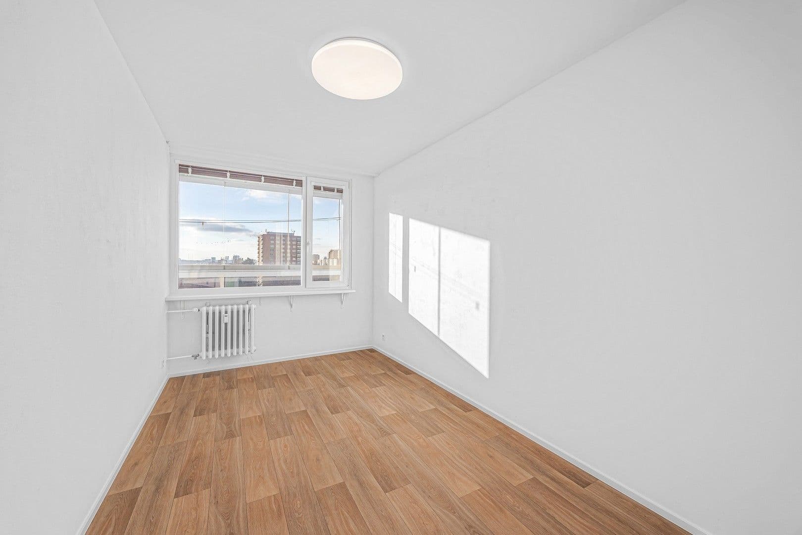 3 bedroom with open-plan kitchen flat to rent, 69 m², Hledíková, Prague, Prague 3 bedroom with open-plan kitchen flat to rent, 69 m², Hledíková, Prague, Prague