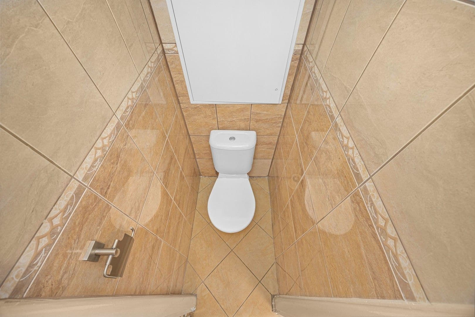 3 bedroom with open-plan kitchen flat to rent, 69 m², Hledíková, Prague, Prague 3 bedroom with open-plan kitchen flat to rent, 69 m², Hledíková, Prague, Prague