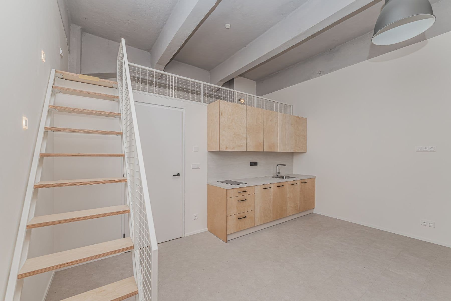 Studio flat to rent, 34 m², Pražská třída, Hradec Králové, Královéhradecký Region Studio flat to rent, 34 m², Pražská třída, Hradec Králové, Královéhradecký Region