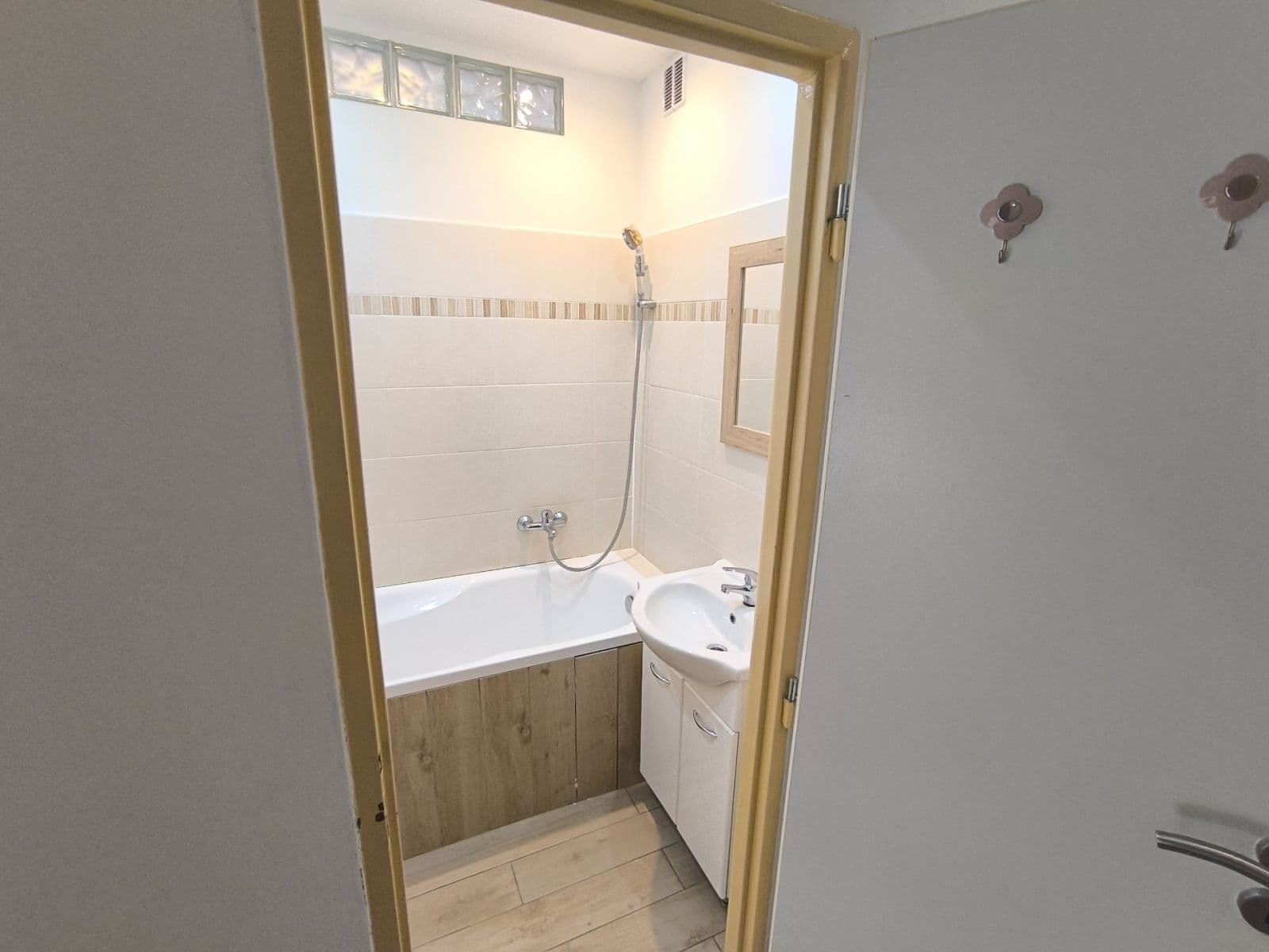 2 bedroom flat to rent, 55 m², Říjnová, Chodov, Karlovarský Region 2 bedroom flat to rent, 55 m², Říjnová, Chodov, Karlovarský Region