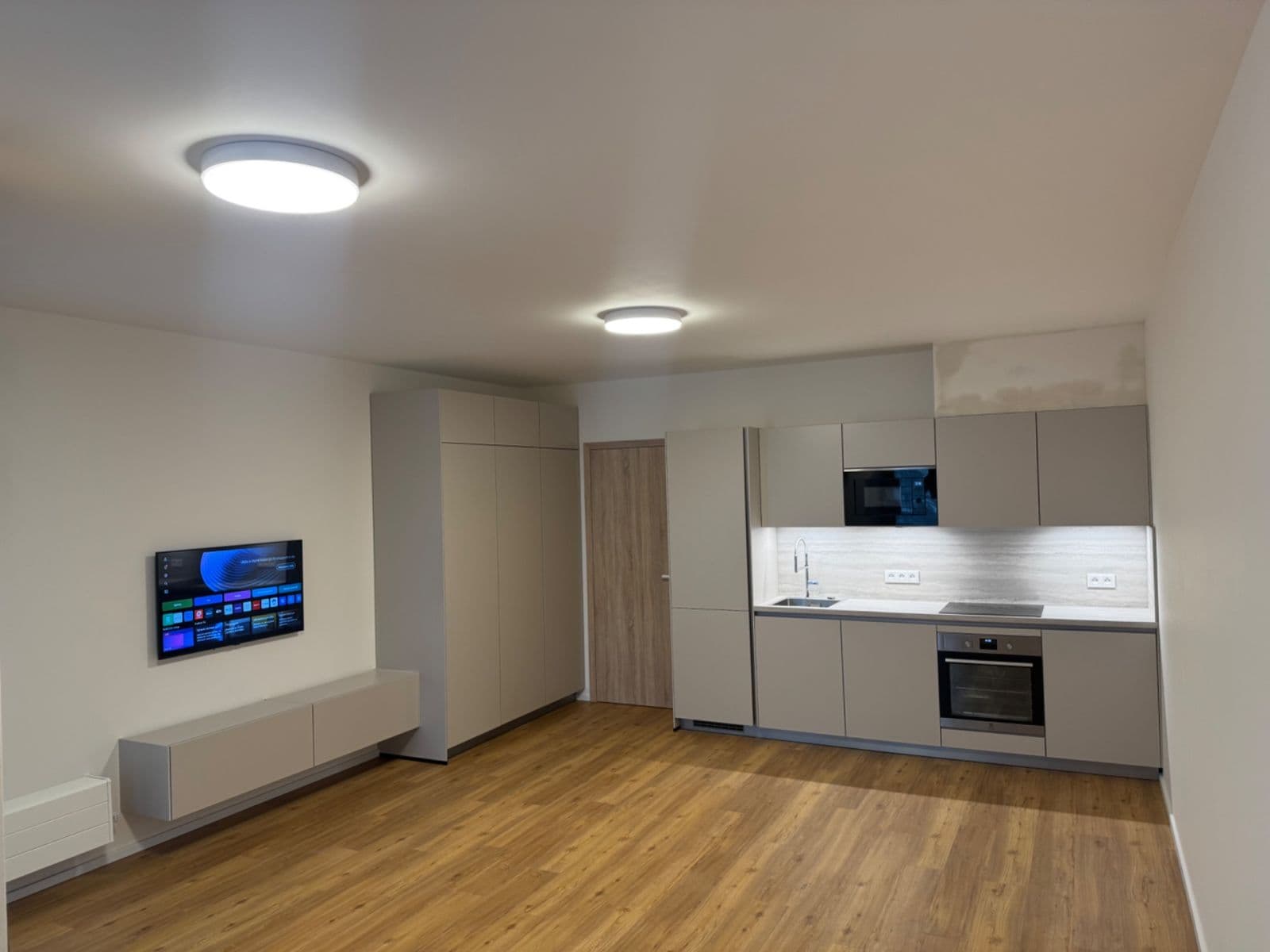 Studio flat to rent, 42 m², Dřevčická, Brandýs nad Labem-Stará Boleslav, Středočeský Region Studio flat to rent, 42 m², Dřevčická, Brandýs nad Labem-Stará Boleslav, Středočeský Region