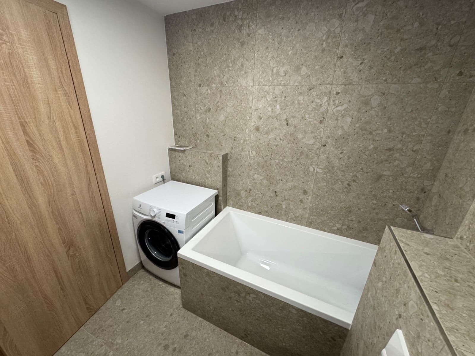 Studio flat to rent, 42 m², Dřevčická, Brandýs nad Labem-Stará Boleslav, Středočeský Region Studio flat to rent, 42 m², Dřevčická, Brandýs nad Labem-Stará Boleslav, Středočeský Region