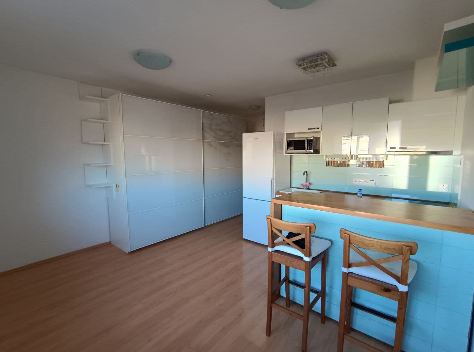 Studio flat to rent, 24 m², Ke Škole, Mníšek pod Brdy, Středočeský Region Studio flat to rent, 24 m², Ke Škole, Mníšek pod Brdy, Středočeský Region