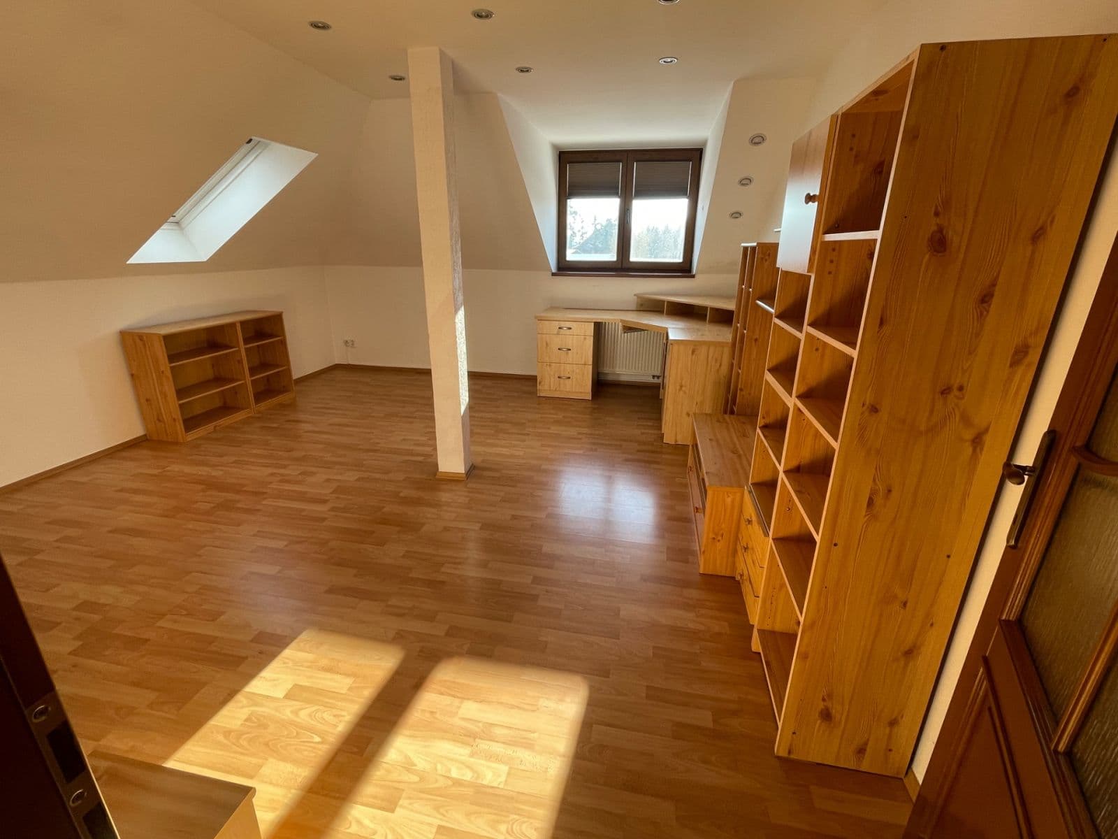 house to rent, 400 m², Roblín, Středočeský Region house to rent, 400 m², Roblín, Středočeský Region