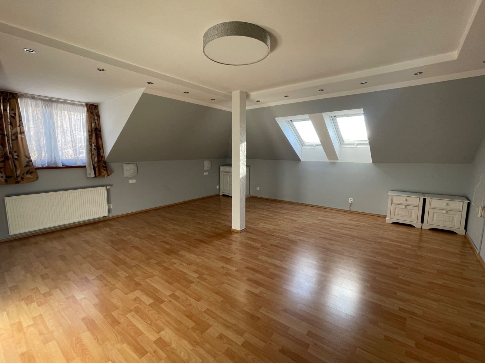 house to rent, 400 m², Roblín, Středočeský Region house to rent, 400 m², Roblín, Středočeský Region