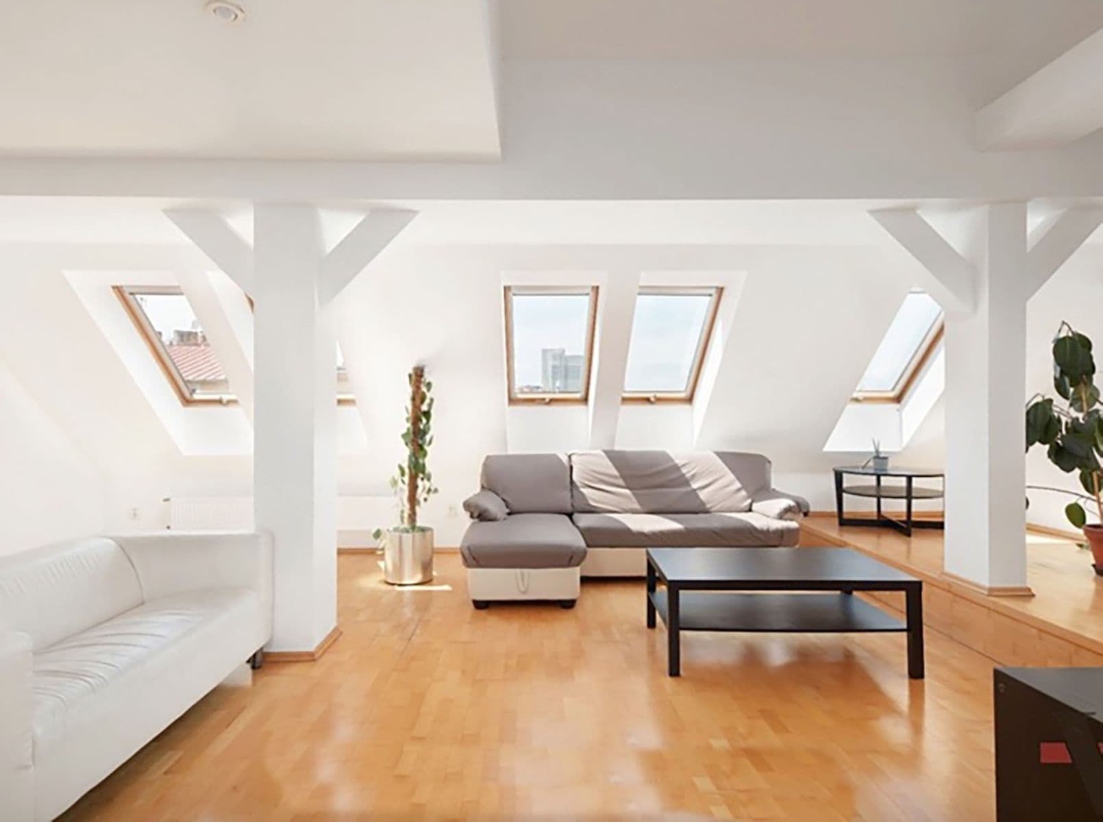 2 bedroom with open-plan kitchen flat to rent, 205 m², Mojmírova, Prague, Prague 2 bedroom with open-plan kitchen flat to rent, 205 m², Mojmírova, Prague, Prague