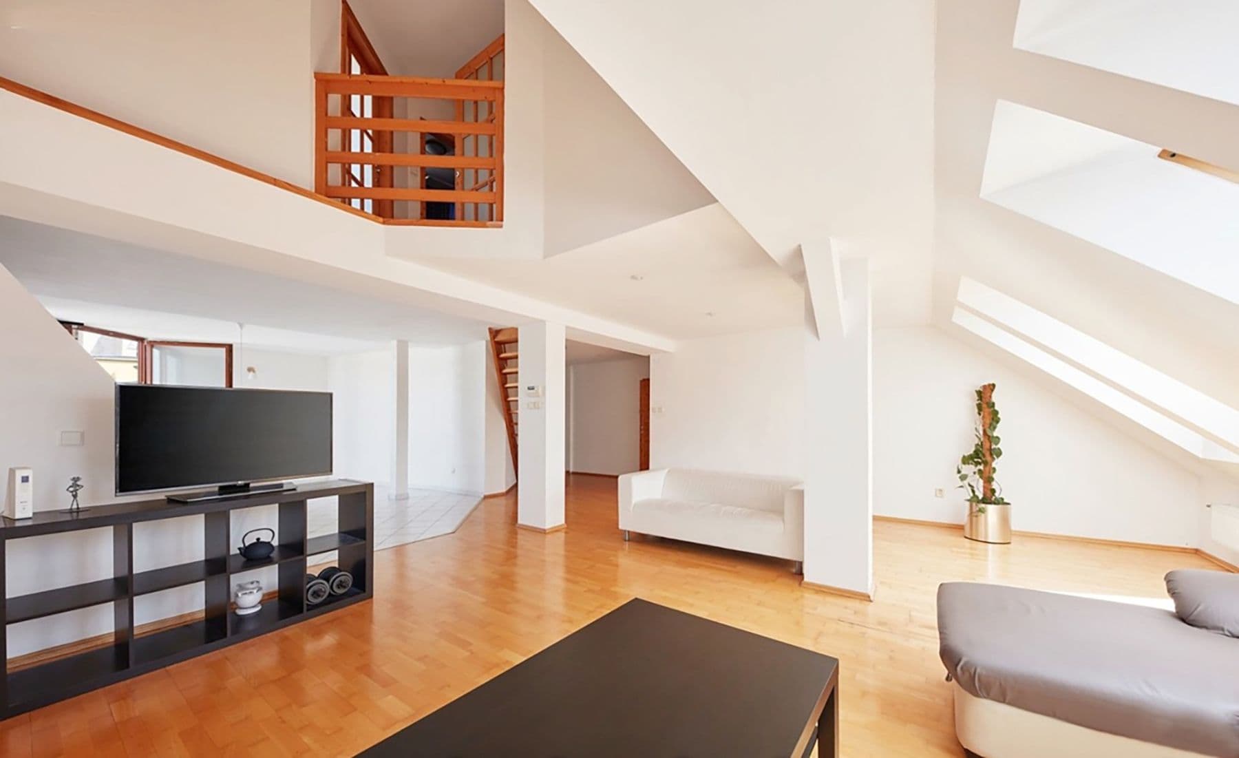 2 bedroom with open-plan kitchen flat to rent, 205 m², Mojmírova, Prague, Prague 2 bedroom with open-plan kitchen flat to rent, 205 m², Mojmírova, Prague, Prague