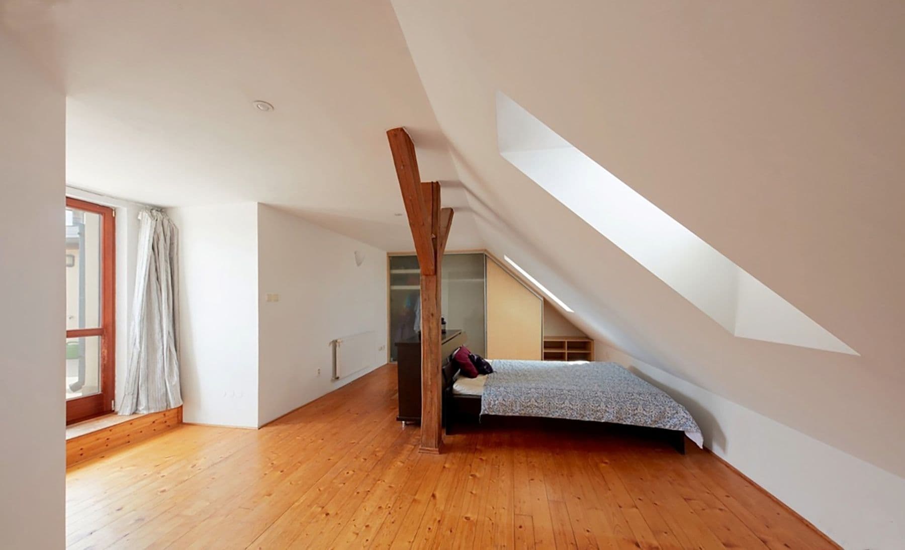 2 bedroom with open-plan kitchen flat to rent, 205 m², Mojmírova, Prague, Prague 2 bedroom with open-plan kitchen flat to rent, 205 m², Mojmírova, Prague, Prague