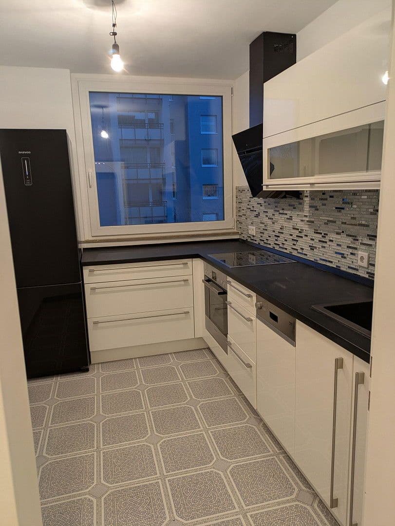 2 bedroom with open-plan kitchen flat to rent, 74 m², Leverkusen, North Rhine-Westphalia 2 bedroom with open-plan kitchen flat to rent, 74 m², Leverkusen, North Rhine-Westphalia