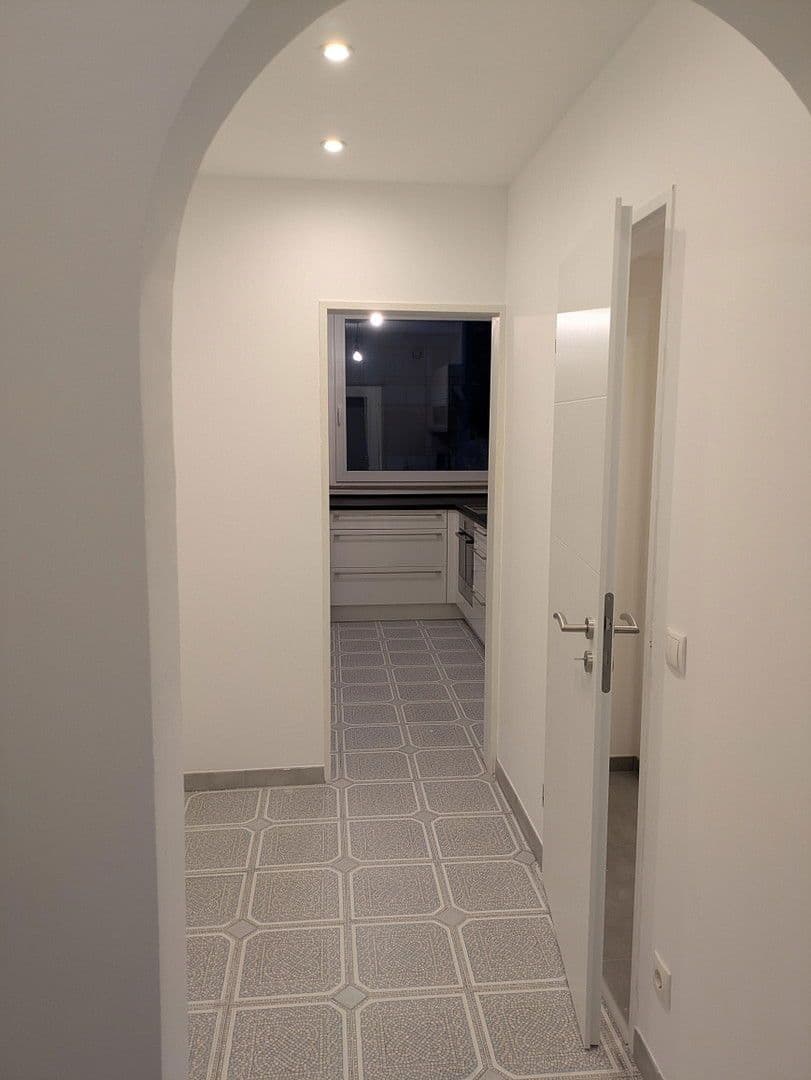 2 bedroom with open-plan kitchen flat to rent, 74 m², Leverkusen, North Rhine-Westphalia 2 bedroom with open-plan kitchen flat to rent, 74 m², Leverkusen, North Rhine-Westphalia