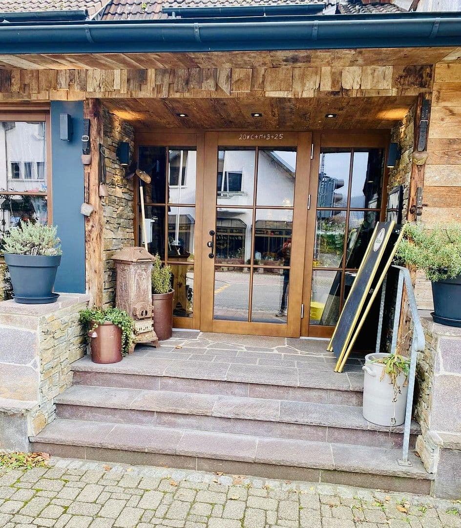 non-residential property for sale, 1,100 m², Hauptstraße 40, Klettgau, Baden-Württemberg non-residential property for sale, 1,100 m², Hauptstraße 40, Klettgau, Baden-Württemberg