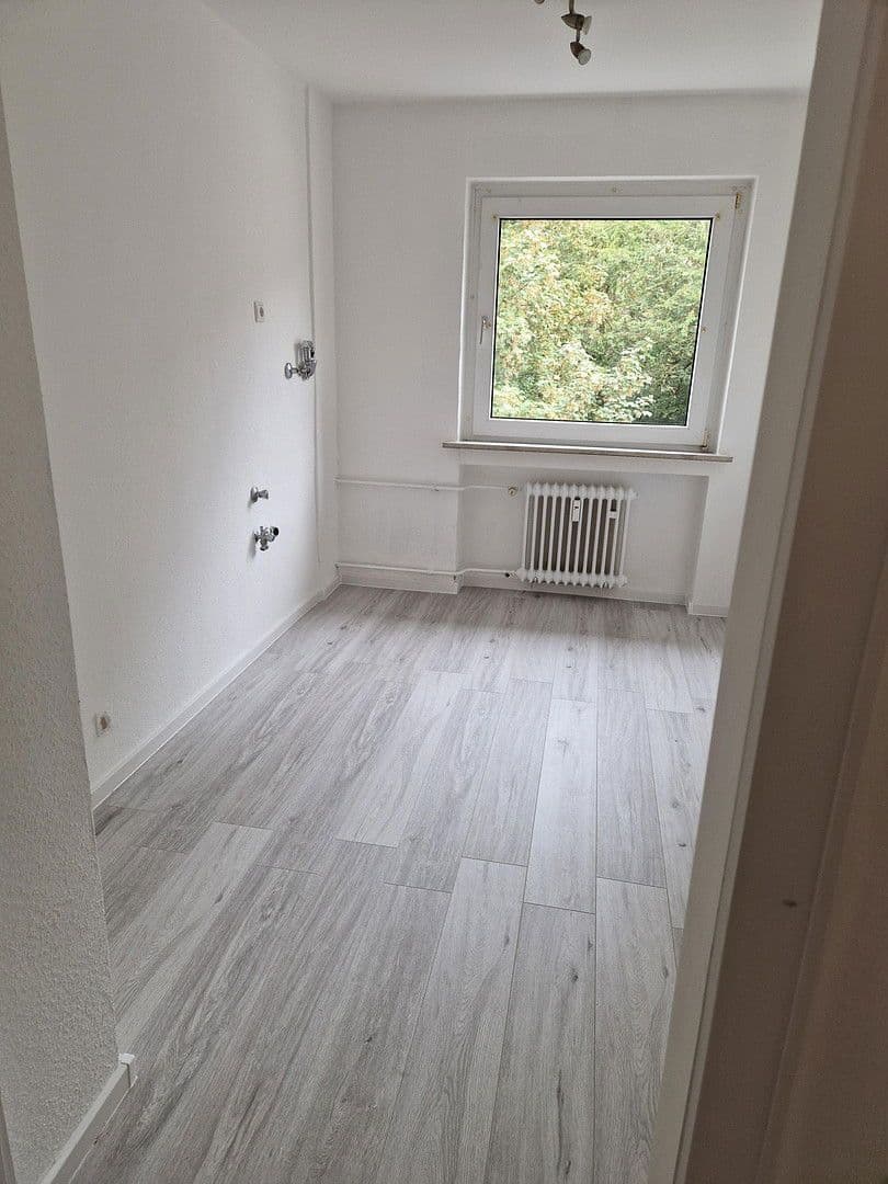 3 bedroom flat to rent, 70 m², Leimbacher Straße 50, Wuppertal, North Rhine-Westphalia 3 bedroom flat to rent, 70 m², Leimbacher Straße 50, Wuppertal, North Rhine-Westphalia