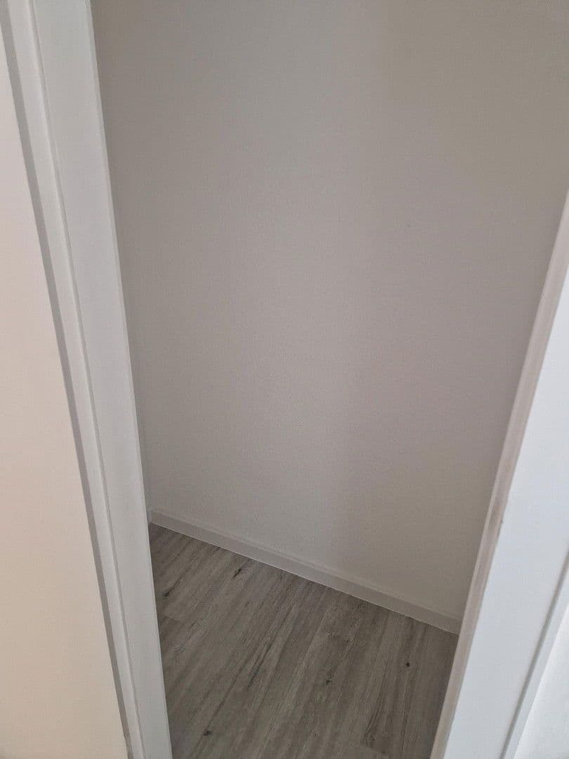 3 bedroom flat to rent, 70 m², Leimbacher Straße 50, Wuppertal, North Rhine-Westphalia 3 bedroom flat to rent, 70 m², Leimbacher Straße 50, Wuppertal, North Rhine-Westphalia