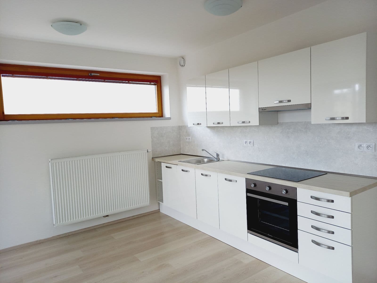 1 bedroom with open-plan kitchen flat to rent, 60 m², Tovární, Čelákovice, Středočeský Region 1 bedroom with open-plan kitchen flat to rent, 60 m², Tovární, Čelákovice, Středočeský Region