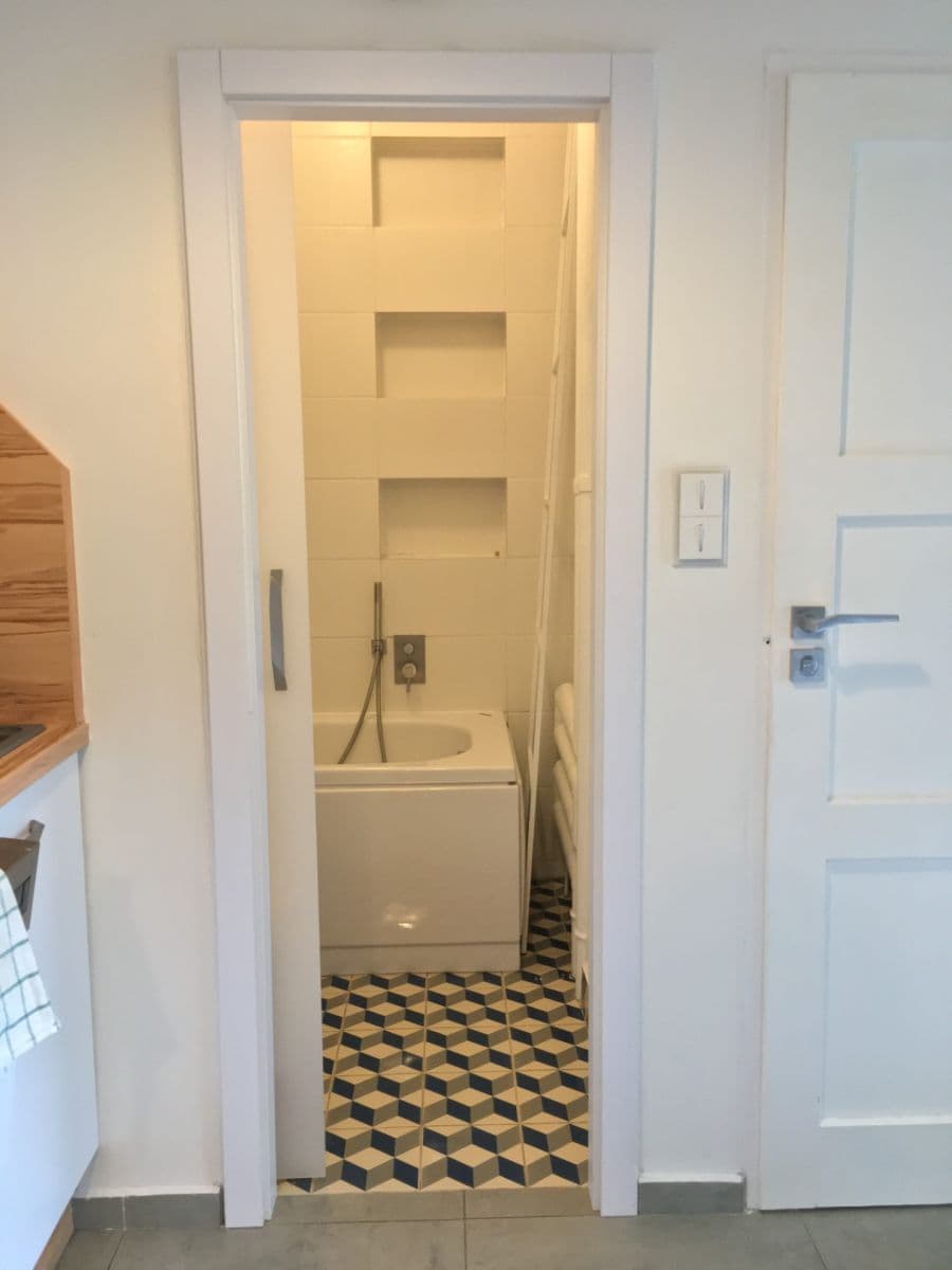 1 bedroom with open-plan kitchen flat to rent, 42 m², Jakutská, Prague, Prague 1 bedroom with open-plan kitchen flat to rent, 42 m², Jakutská, Prague, Prague