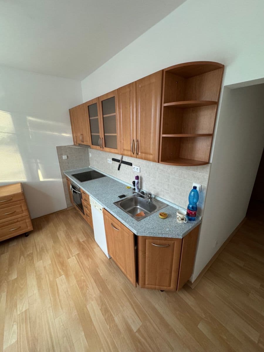 3 bedroom flat to rent, 76 m², Třískalova, Brno, Jihomoravský Region 3 bedroom flat to rent, 76 m², Třískalova, Brno, Jihomoravský Region