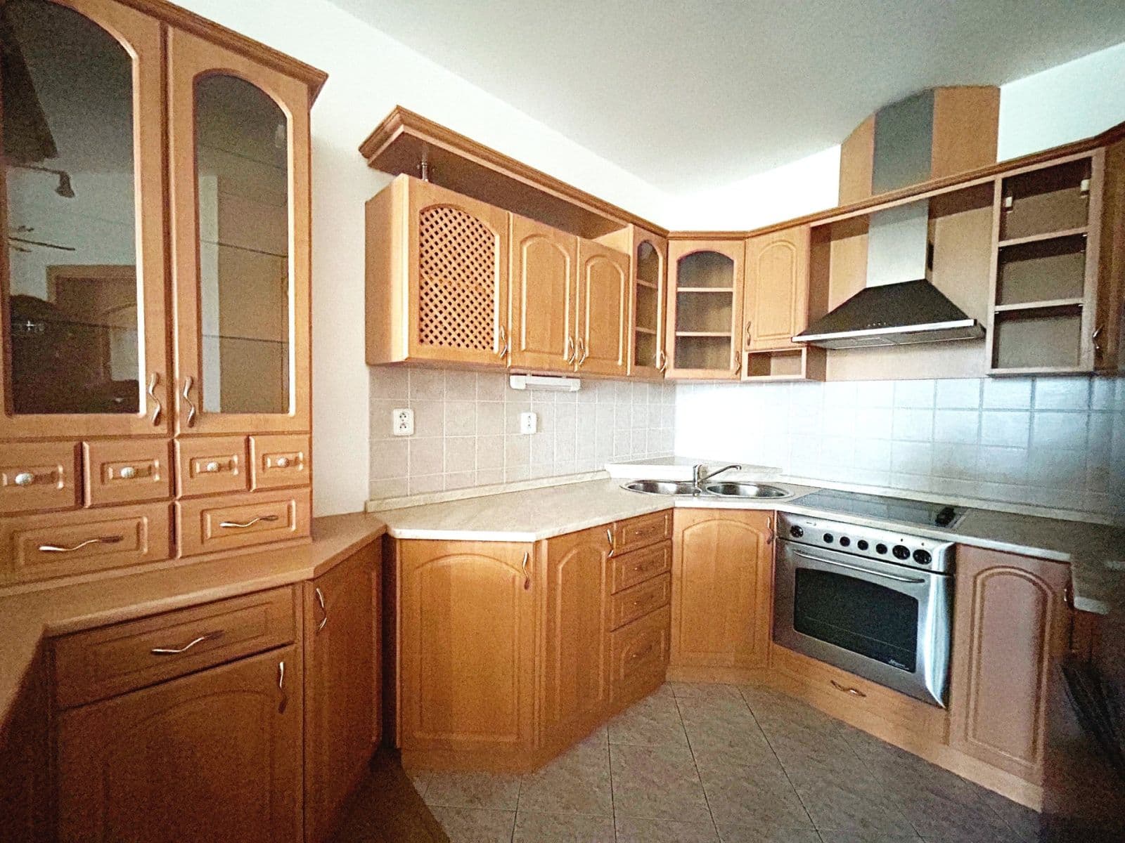 1 bedroom with open-plan kitchen flat to rent, 76 m², nám. T.G.Masaryka, Poděbrady, Středočeský Region 1 bedroom with open-plan kitchen flat to rent, 76 m², nám. T.G.Masaryka, Poděbrady, Středočeský Region