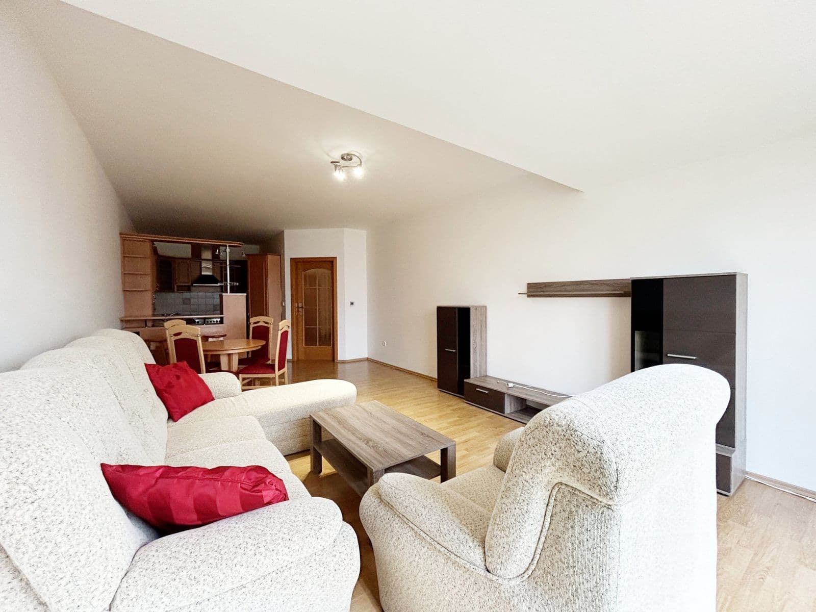 1 bedroom with open-plan kitchen flat to rent, 76 m², nám. T.G.Masaryka, Poděbrady, Středočeský Region 1 bedroom with open-plan kitchen flat to rent, 76 m², nám. T.G.Masaryka, Poděbrady, Středočeský Region