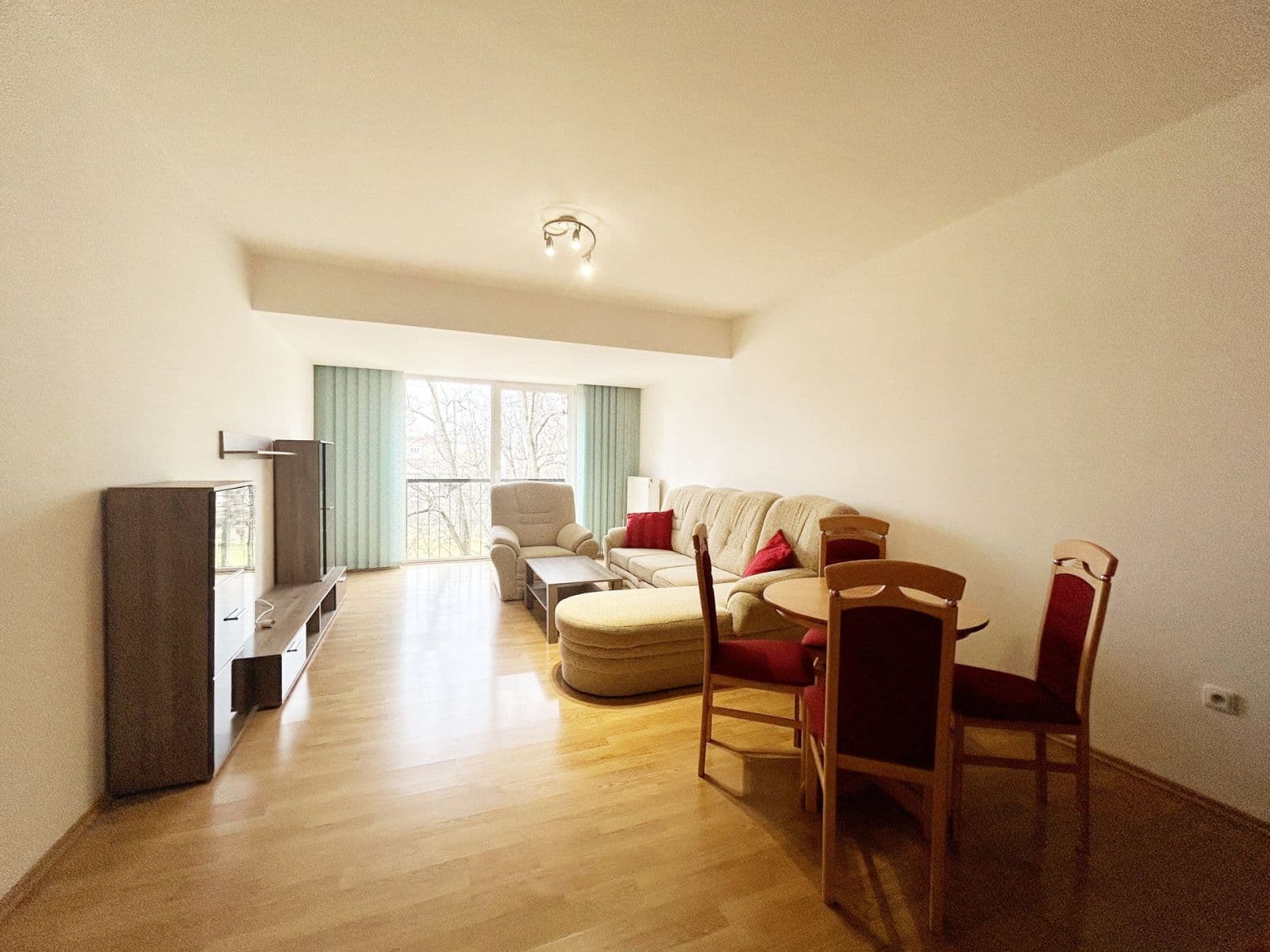 1 bedroom with open-plan kitchen flat to rent, 76 m², nám. T.G.Masaryka, Poděbrady, Středočeský Region 1 bedroom with open-plan kitchen flat to rent, 76 m², nám. T.G.Masaryka, Poděbrady, Středočeský Region