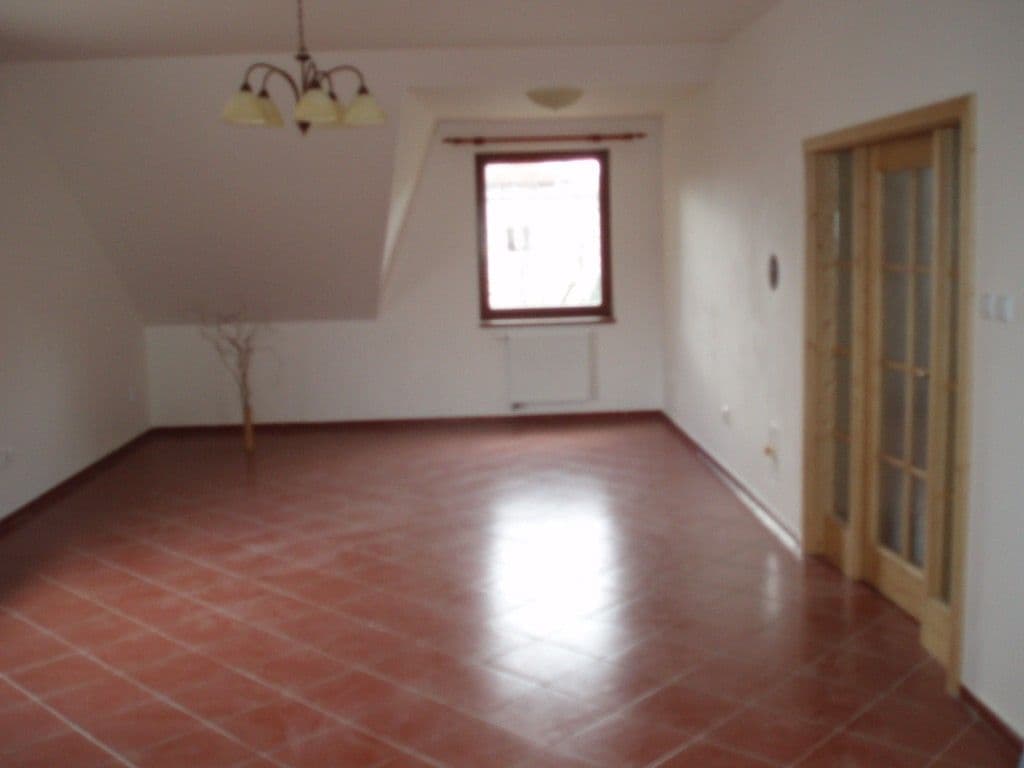 2 bedroom with open-plan kitchen flat to rent, 96 m², U Kruhárny, Dobřichovice, Středočeský Region 2 bedroom with open-plan kitchen flat to rent, 96 m², U Kruhárny, Dobřichovice, Středočeský Region