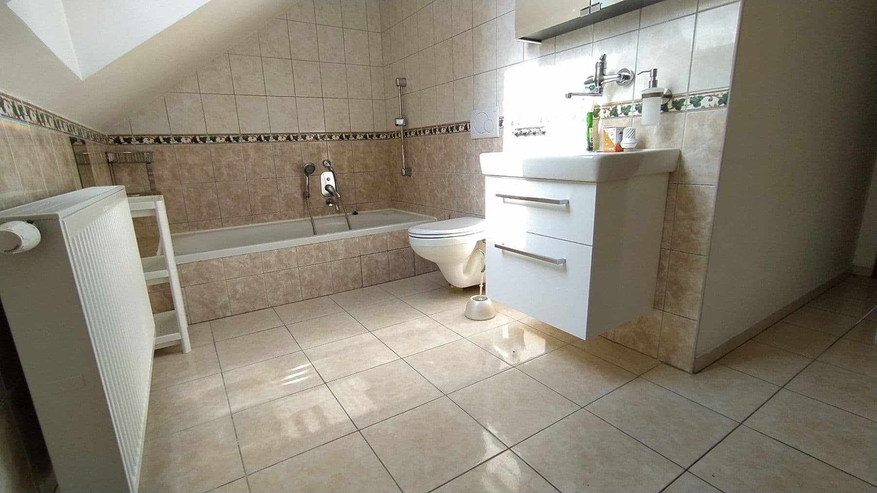 2 bedroom with open-plan kitchen flat to rent, 96 m², U Kruhárny, Dobřichovice, Středočeský Region 2 bedroom with open-plan kitchen flat to rent, 96 m², U Kruhárny, Dobřichovice, Středočeský Region