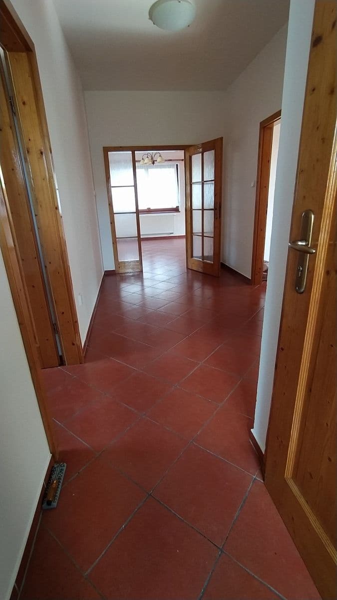 2 bedroom with open-plan kitchen flat to rent, 96 m², U Kruhárny, Dobřichovice, Středočeský Region 2 bedroom with open-plan kitchen flat to rent, 96 m², U Kruhárny, Dobřichovice, Středočeský Region